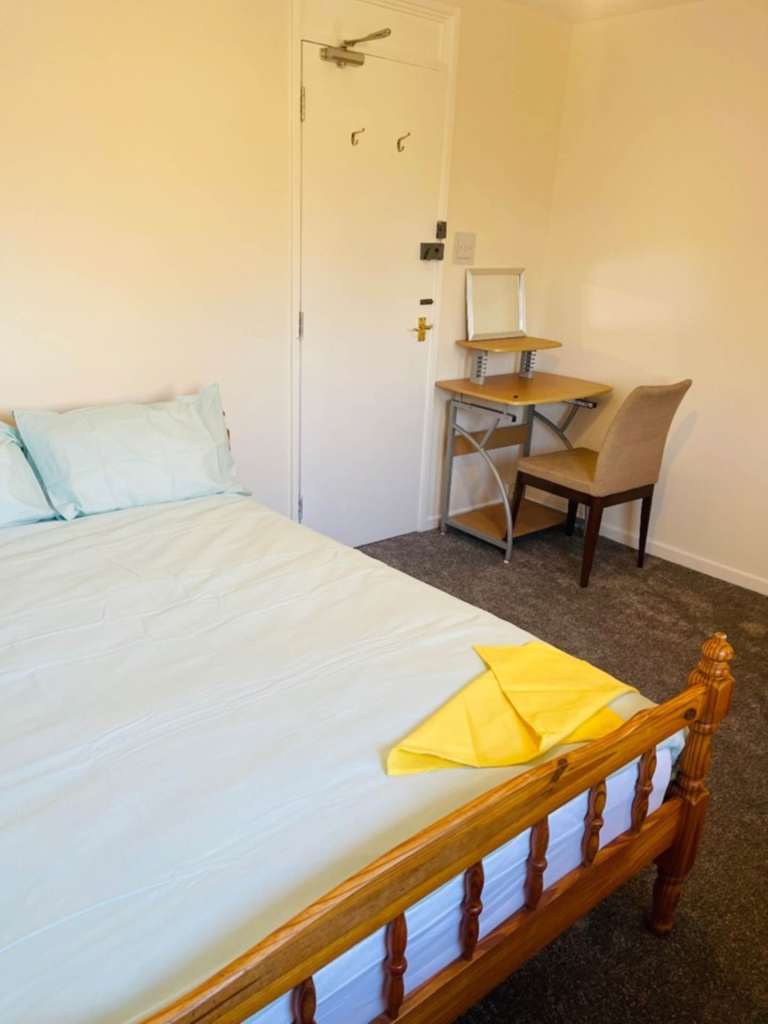 1 bedroom in Curran Close, Uxbridge