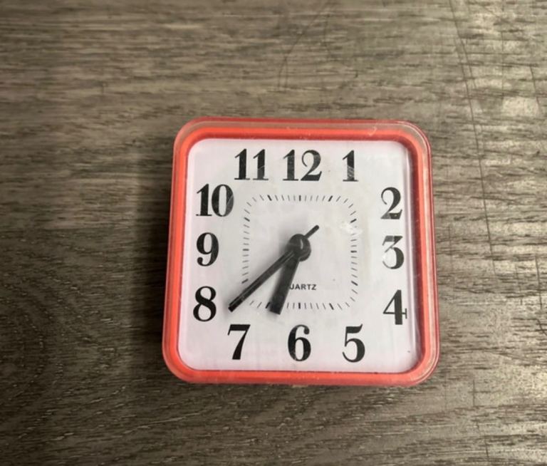 Small Square Quartz Alarm Clock - RED