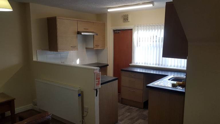Large newly refurbished penthouse (self contained) flat in Leeds 11
