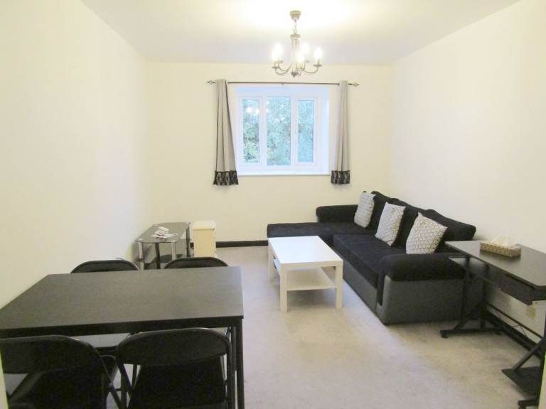 Spacious Second Floor 1 Bed Flat to Rent, Willow Court, Trinity Close, Leytonstone E11