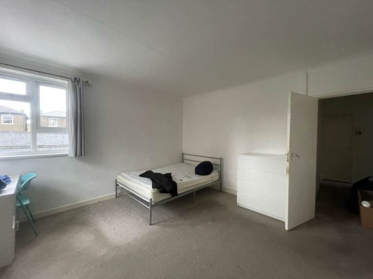 Large tween size room