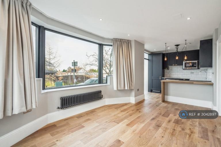 1 bedroom flat in Gidar House, Uxbridge, UB10 (1 bed) (#3042897)