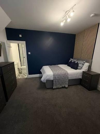 En-suite Furnished Room 