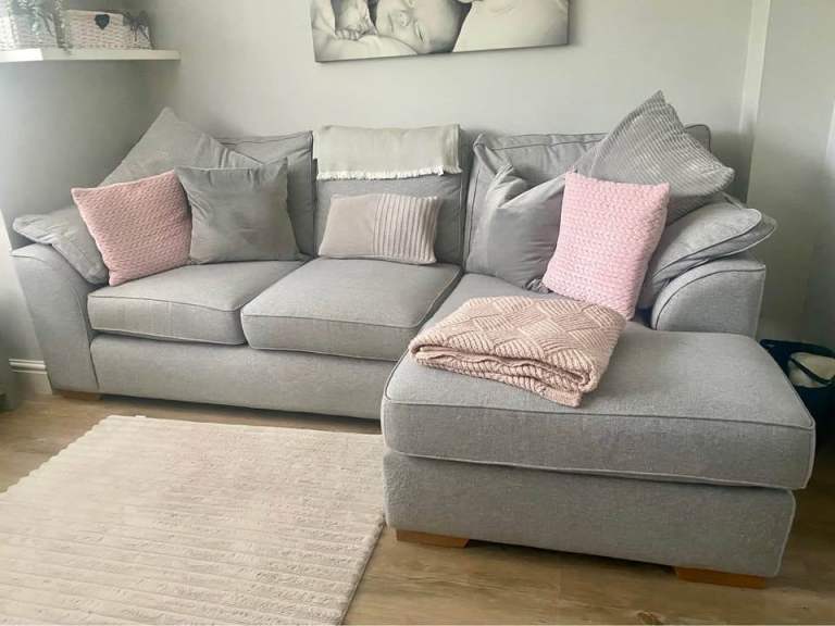 Dfs sofa with open chaise in grey