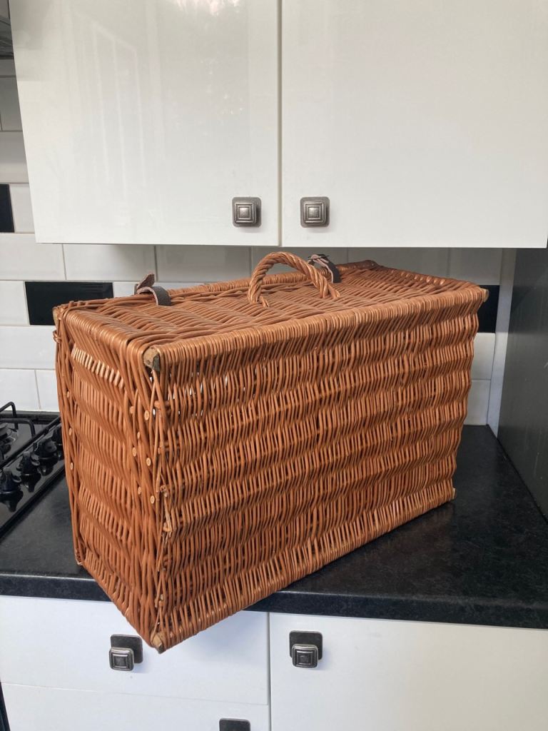 Wicker Picnic Basket with Handle and Buckle Closures