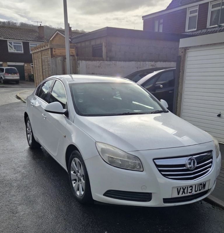 Vauxhall Insignia 2013 White for sale or swap bike 