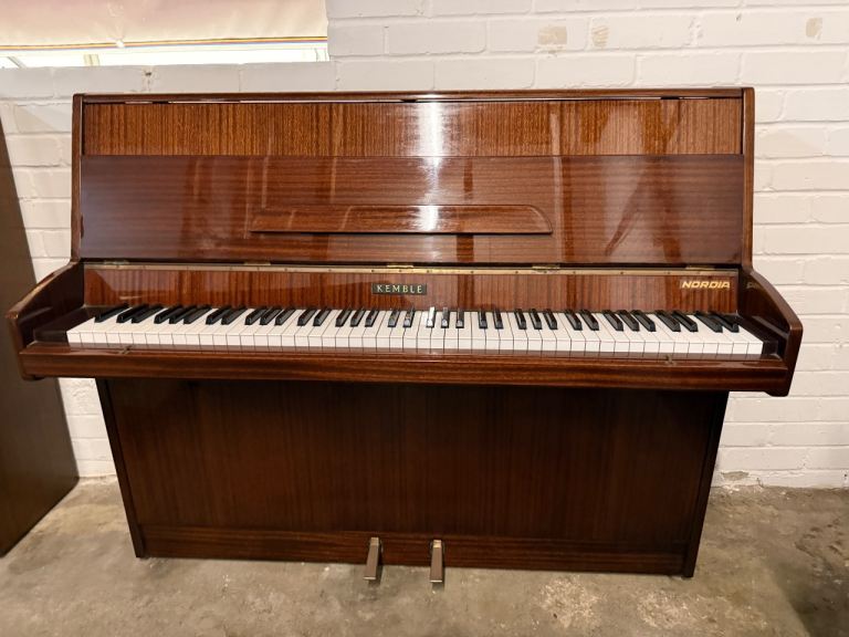 Kemble FREE DEL FREE STOOL TUNED NORTH WEST