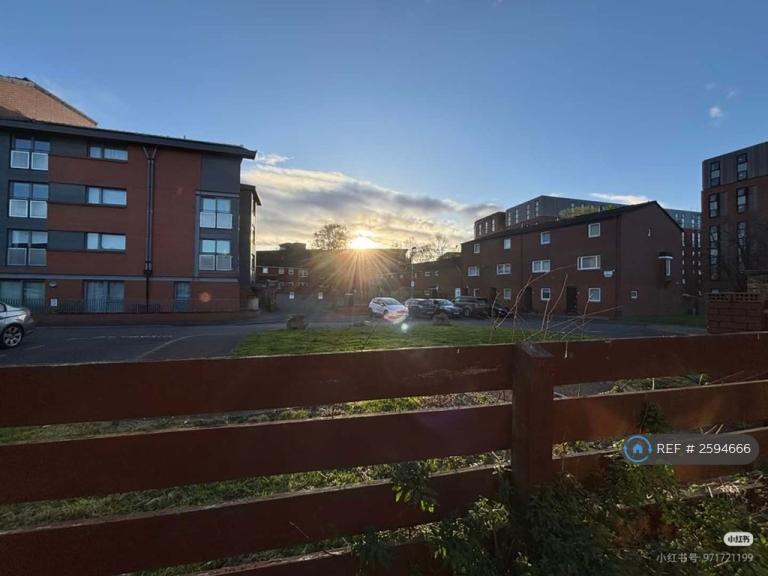 1 bedroom flat in Keith Court, Glasgow, G11 (1 bed) (#2594666)