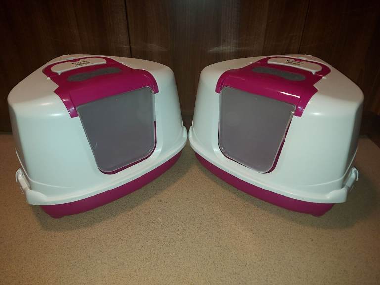 Moderna Corner Hooded Flip Cat Litter Tray - 1 Available