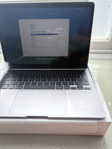 MacBook Pro 13 2020 Intel i5 16GB RAM 512GB SSD | in Woodbridge