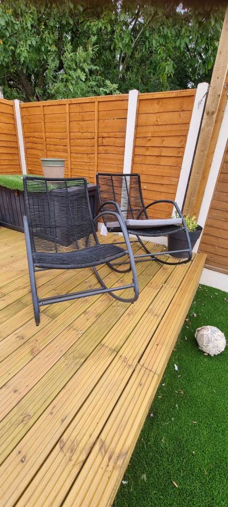 Good Condition Garden Furniture Set