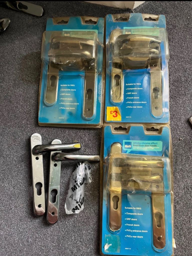 4 packs of uPVC door handles