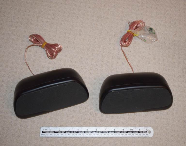 Classic Style parcel shelf 3-way speakers (min. 40W per channel)