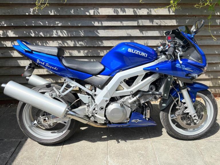 2003 / 03 Suzuki SV1000S £3250 Blue 15443 miles.