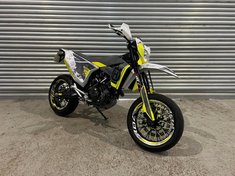 2022 Husqvarna 701 Supermoto Supermoto-Road Petrol Manual