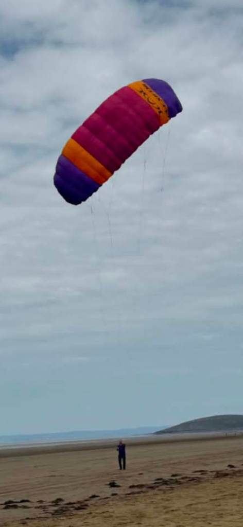 Flexifoil blade 3.3m Power Kite - Multicoloured, Good Condition
