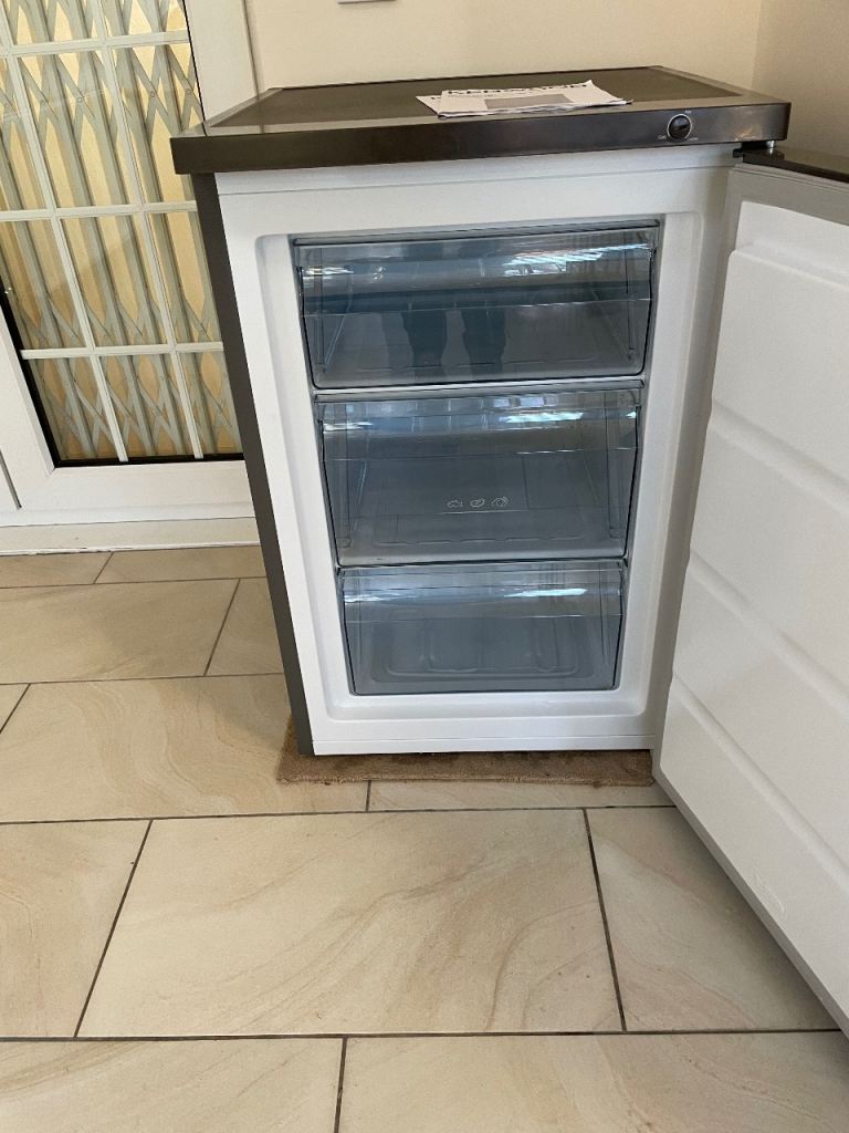 Undercounter freezer