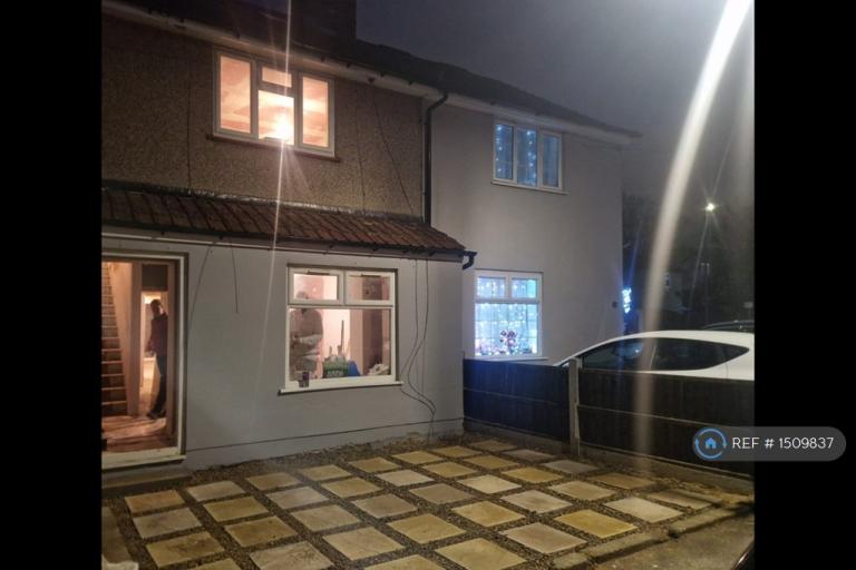 4 bedroom house in Valence Wood Road, Dagenham, RM8 (4 bed) (#1509837)