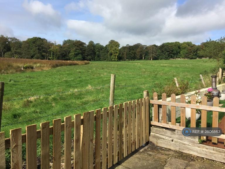 2 bedroom house in Foster Square, Denholme, Bradford, BD13 (2 bed) (#2806863)