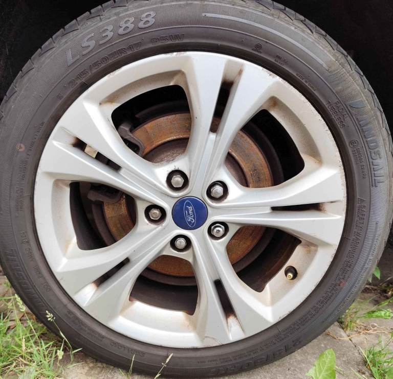 Ford Mondeo MK4 R17 Alloy Wheel whit used tyre £60