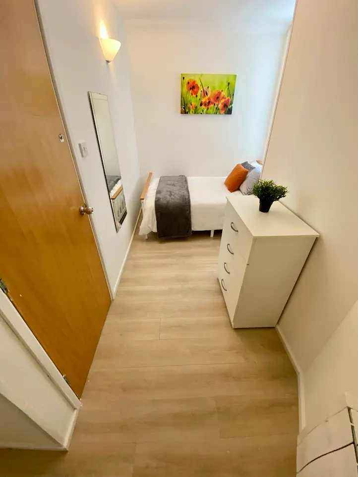 CLEAN DOUBLE ROOM IN FOREST GATE - NO HIDDEN FEES 🌟