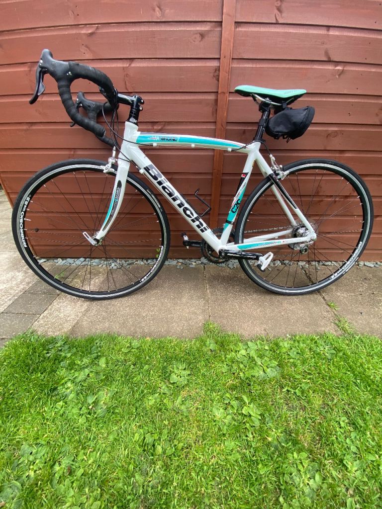 Bianchi Road Bike – White, Good Condition