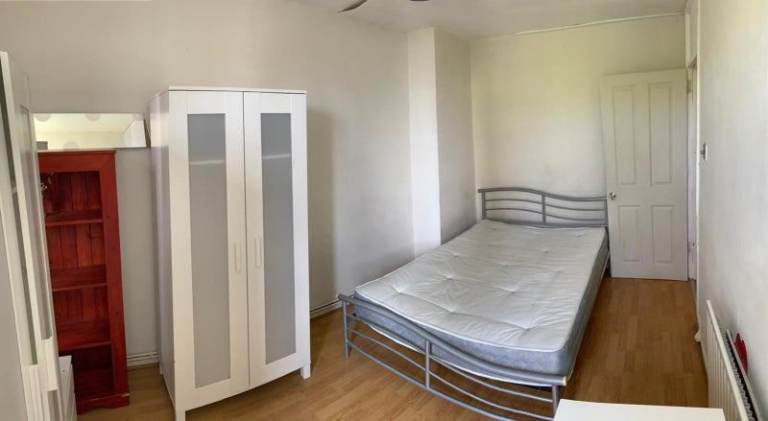 🛏️ Affordable 🌱 Clean ✨ Room – Wood Green