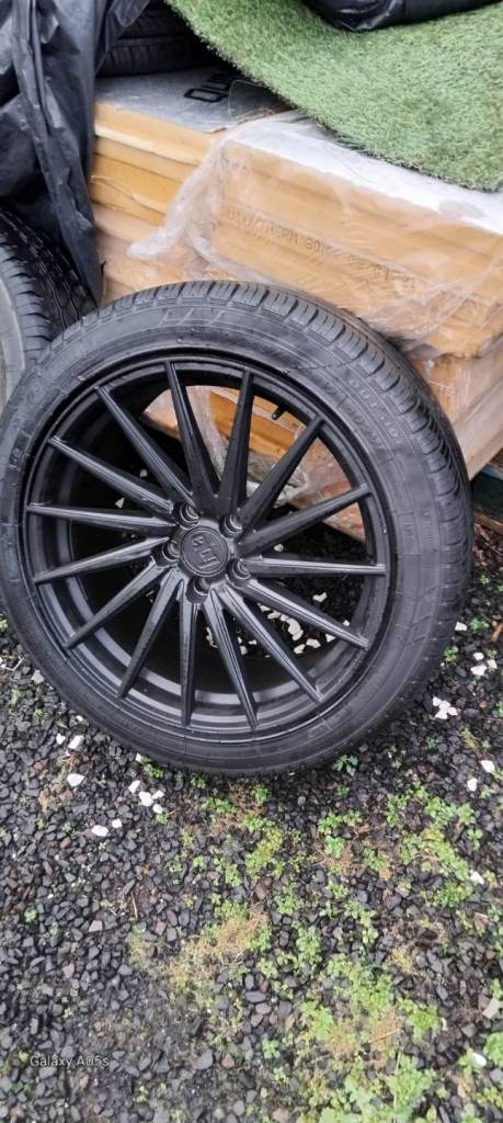 19" inch black alloy wheels from Renault Arkana