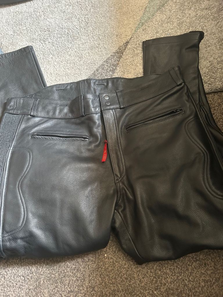 Leather motorcycle trousers size 42/44