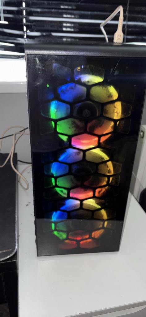 Gaming PC Setup with Monitor, Keyboard, and Mouse – Good Condition