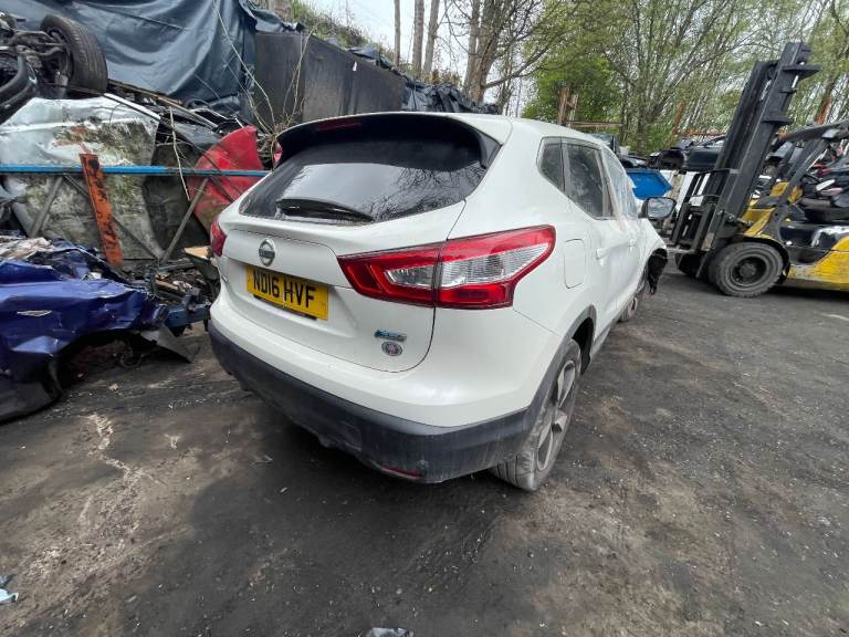 ♻️Nissan Qashqai 2016 white 1.5 diesel (k9k646) 5 door breaking for parts ♻️
