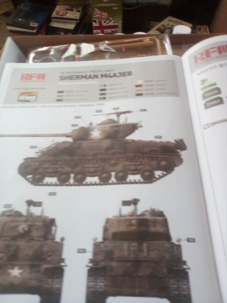Ryefield Model  1/35 Sherman Easy Eight