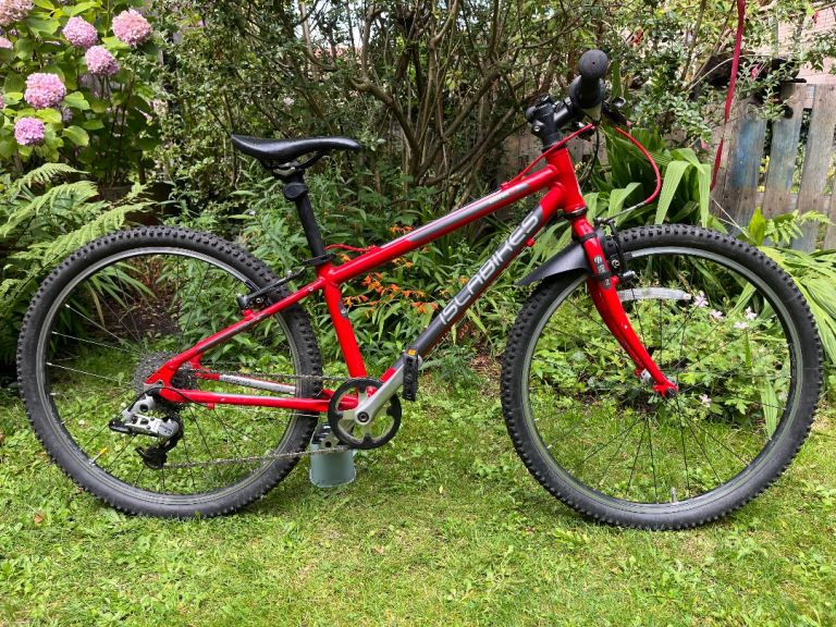 Good condition Islabike Beinn 24 Red