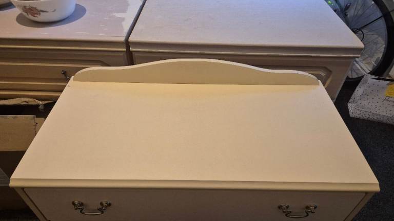Chest of Drawers - Cream - Good Condition