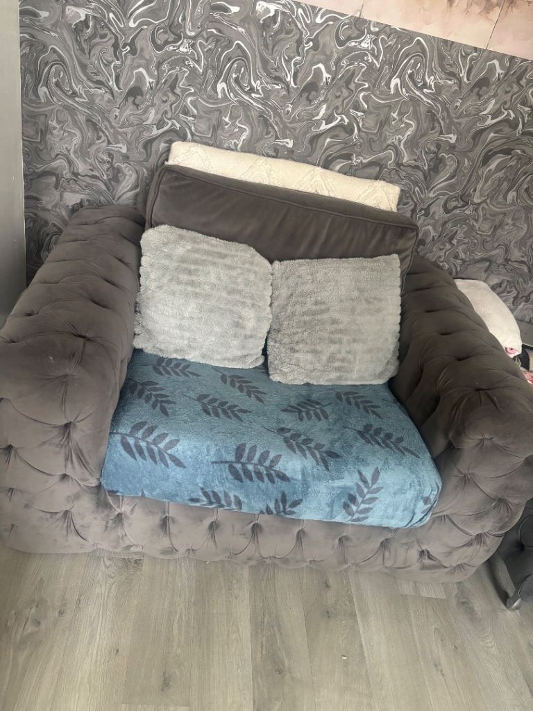 Grey Chesterfield Style Sofa and Armchair Set – Good Condition
