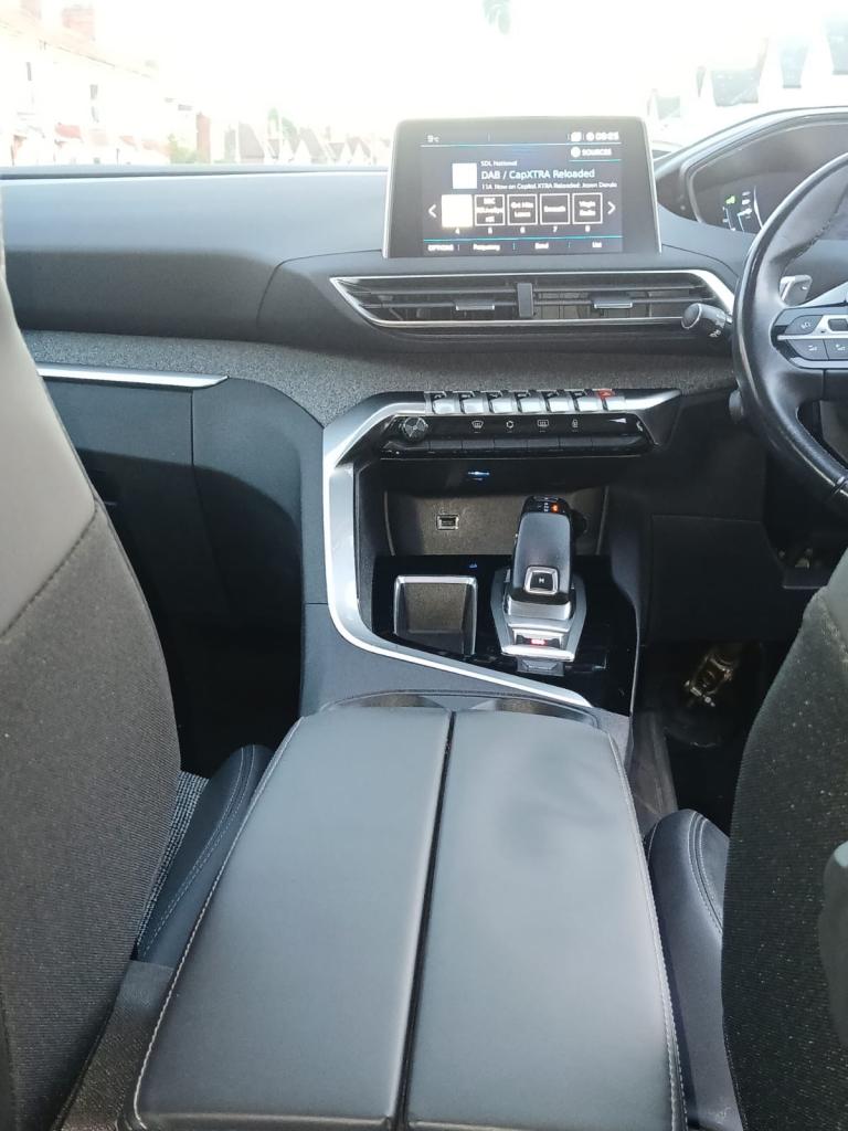 Peugeot, 3008, Hatchback, 2018,Automatic,1598 (cc), 5 doors
