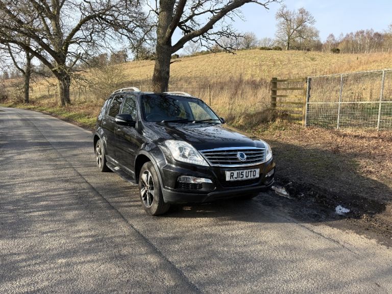 SsangYong Rexton 2.0 e-XDi EX 4WD (2015).