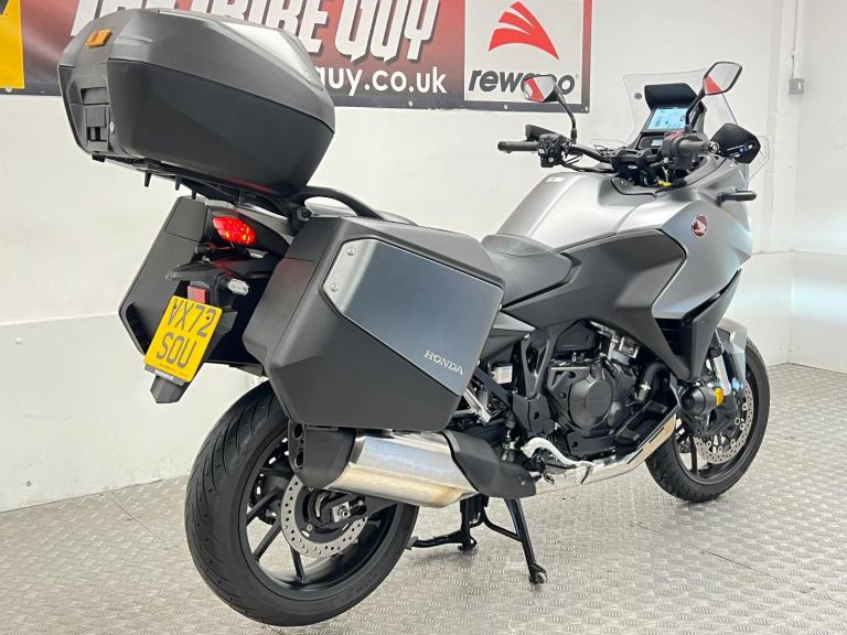2022 72 Honda NT1100 Manual - 4700 miles