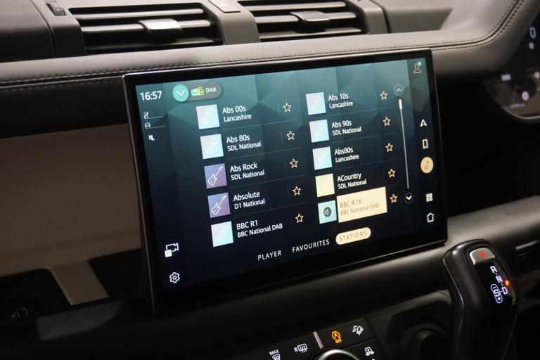 2023 Land Rover Defender 110 3.0 D250 MHEV HSE Hard Top SUV Auto 4WD MWB Euro 6 (s/s) 5dr PANEL V...