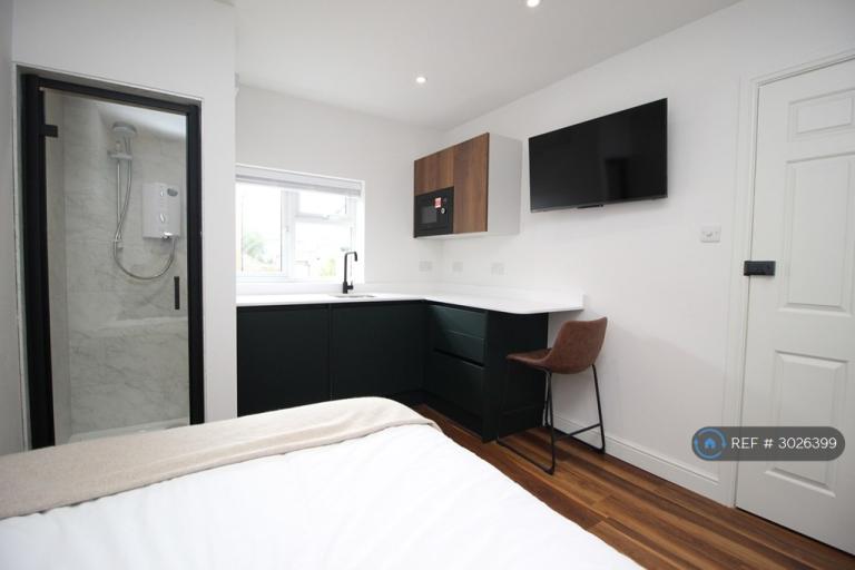 Studio flat in St. Pauls Road, Cheltenham, GL50 (#3026399)