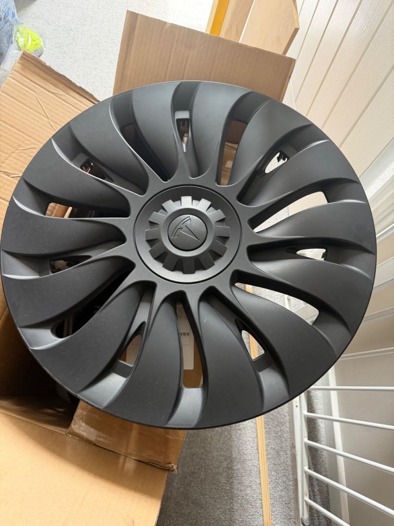 Tesla 19 inch jet black wheel trims RRP £120