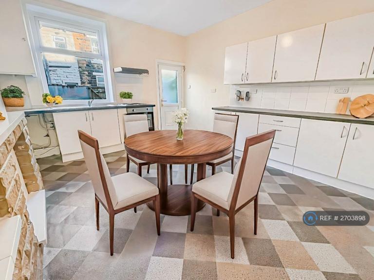 2 bedroom house in Fraser Street, Burnley, BB10 (2 bed) (#2703898)