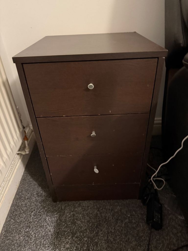 3-Drawer Dark Wood Bedside Table / Nightstand