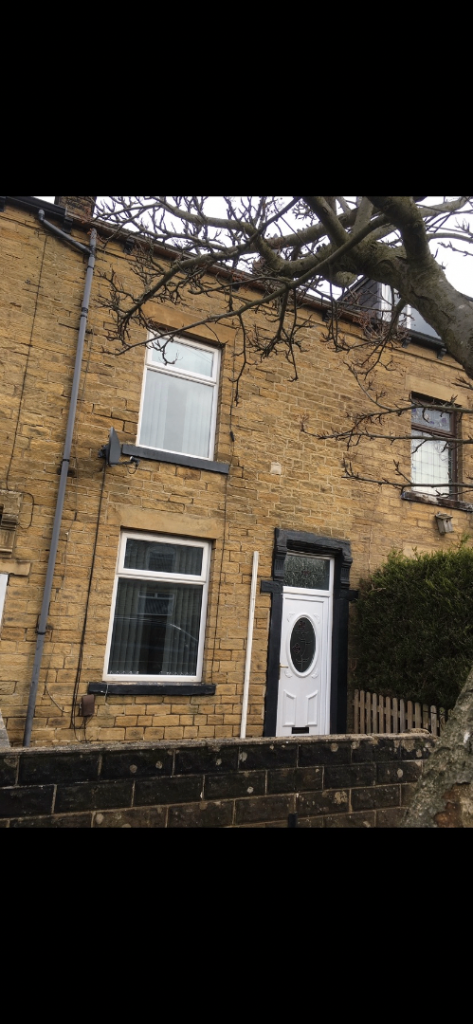 HOUSE FOR RENT - BRADFORD 5/7 AREA