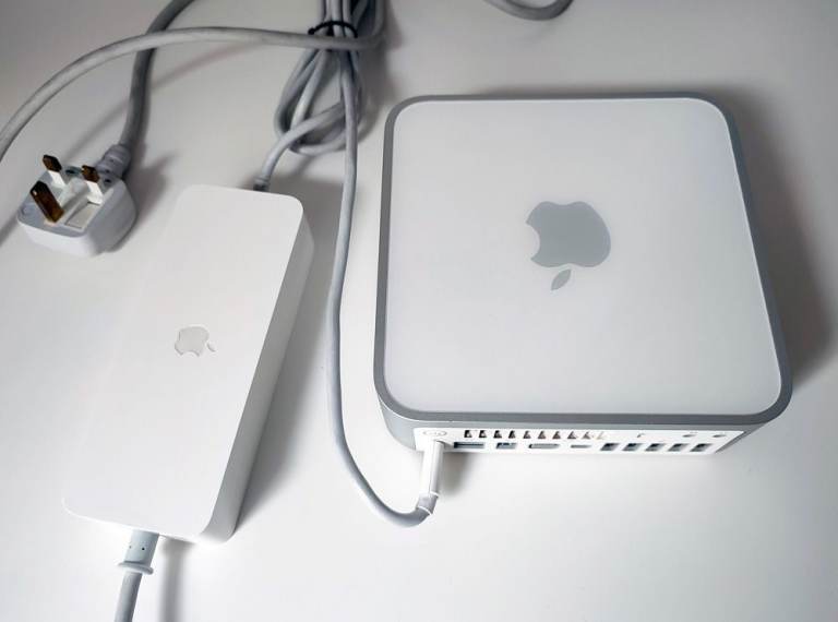 Mac mini 2.0GHz Core 2 Duo. UPGRADED with 8GB RAM, 120 SSD