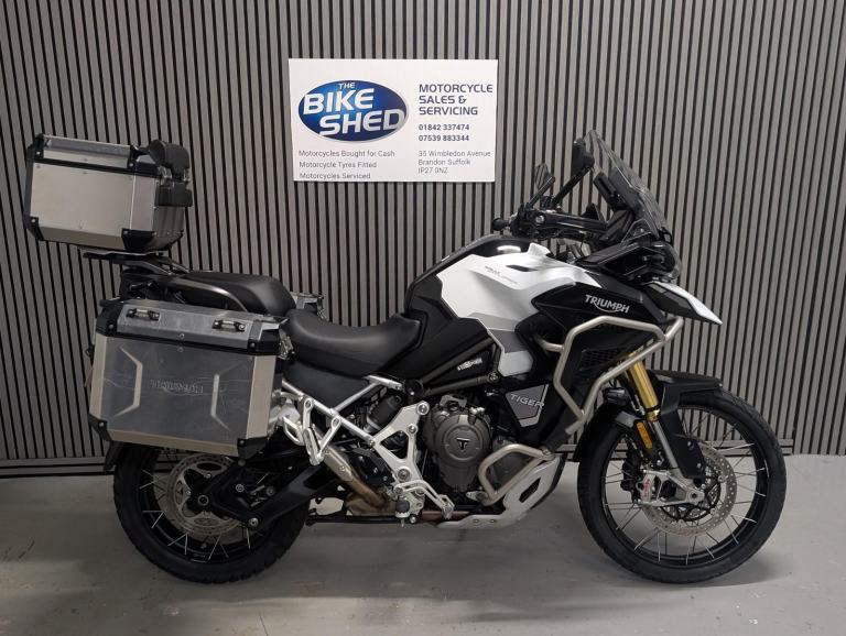 Triumph Tiger 1200 Rally Explorer 2023 7941 miles MOT 24/09/27 One owner FSH