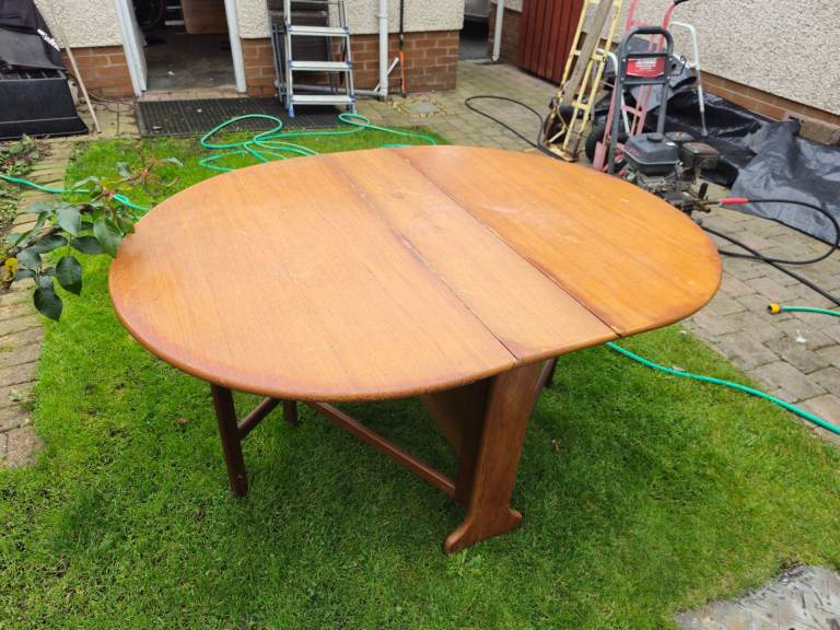 Kitchen table for sale 