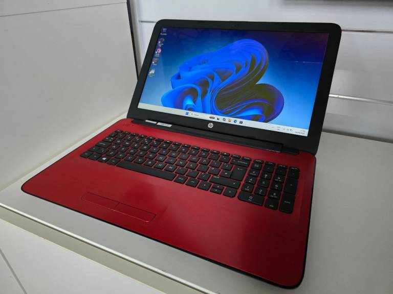 HP Pavilion 15-ba078 15inch laptop 8GB Ram, Win 11