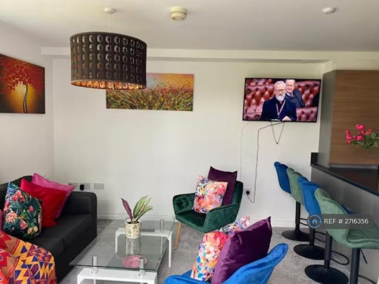 2 bedroom flat in Maltings Close, Cambridge, CB5 (2 bed) (#2716356)