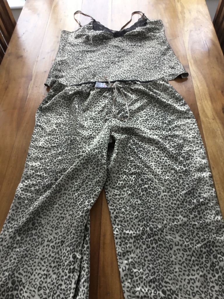 Ladies sleepwear set 3 piece unworn 